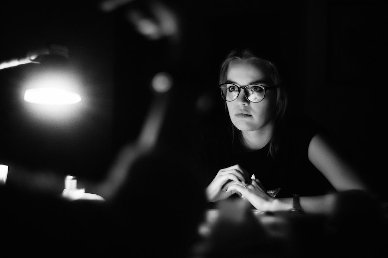 black-and-white-photo-of-a-young-woman